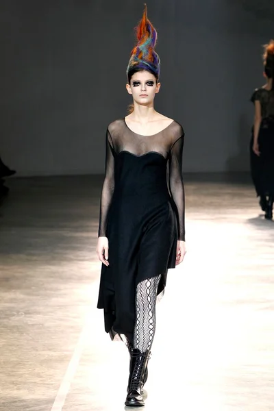Look 30